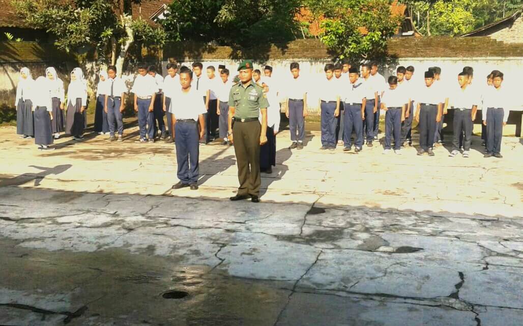 Upacara, Dekatkan TNI dengan Generasi Muda