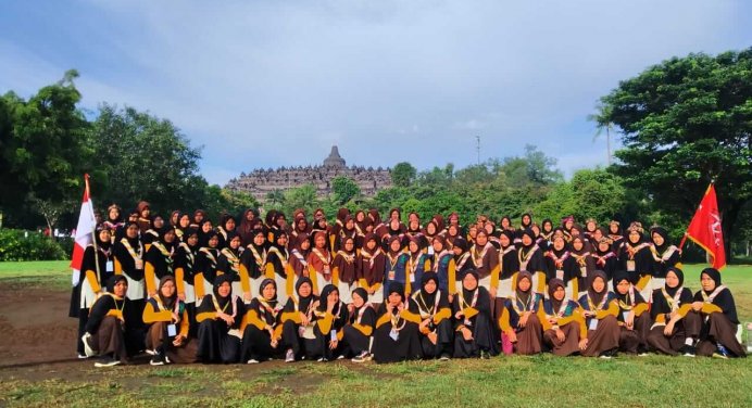 Siswa SMP IT IF Kota Magelang Turut Kemah Bakti di Kompleks Candi Borobudur