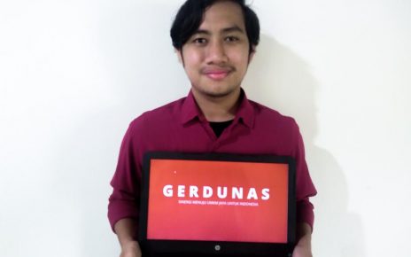 JUARA. Ahmat Yulianto, mahasiswa Statistika ITS dengan website program Gerdunas hasil inovasinya, peraih juara 3 Lomba Essay ENECO 2020. (foto: ist)