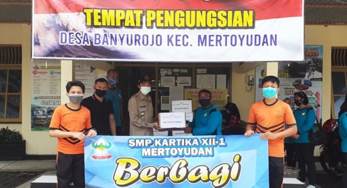 SMP Kartika XII-1 Bersama Yayasan Kartika Jaya XII-1 Akmil Bantu Pengungsi Merapi