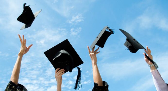 Presentase Kelulusan Mahasiswa Pemegang KIP Kuliah Lebih Tinggi