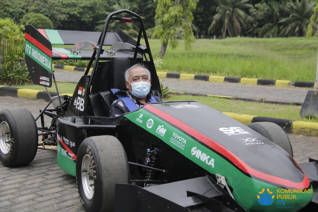 Mobil Balap Formula Bertenaga Listrik Karya dari Mahasiswa