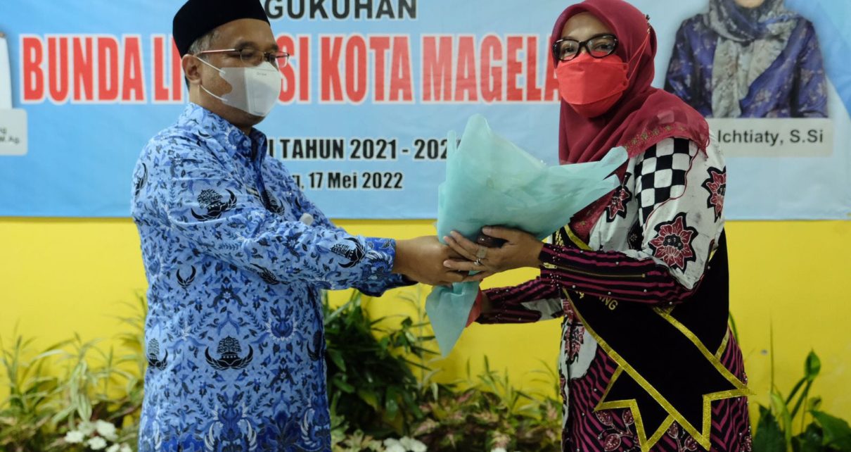 BUNDA. Niken Ichtiaty Dikukuhkan Jadi Bunda Literasi Kota Magelang 2021-2024. (foto: pemkotmgl)