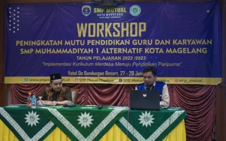 GURU. Tafsir selaku Ketua Pimpinan Wilayah Muhammadiyah (PWM) Jawa Tengah menyampaikan guru-guru Muhammadiyah harus siap untuk bertarung. (foto: ist)