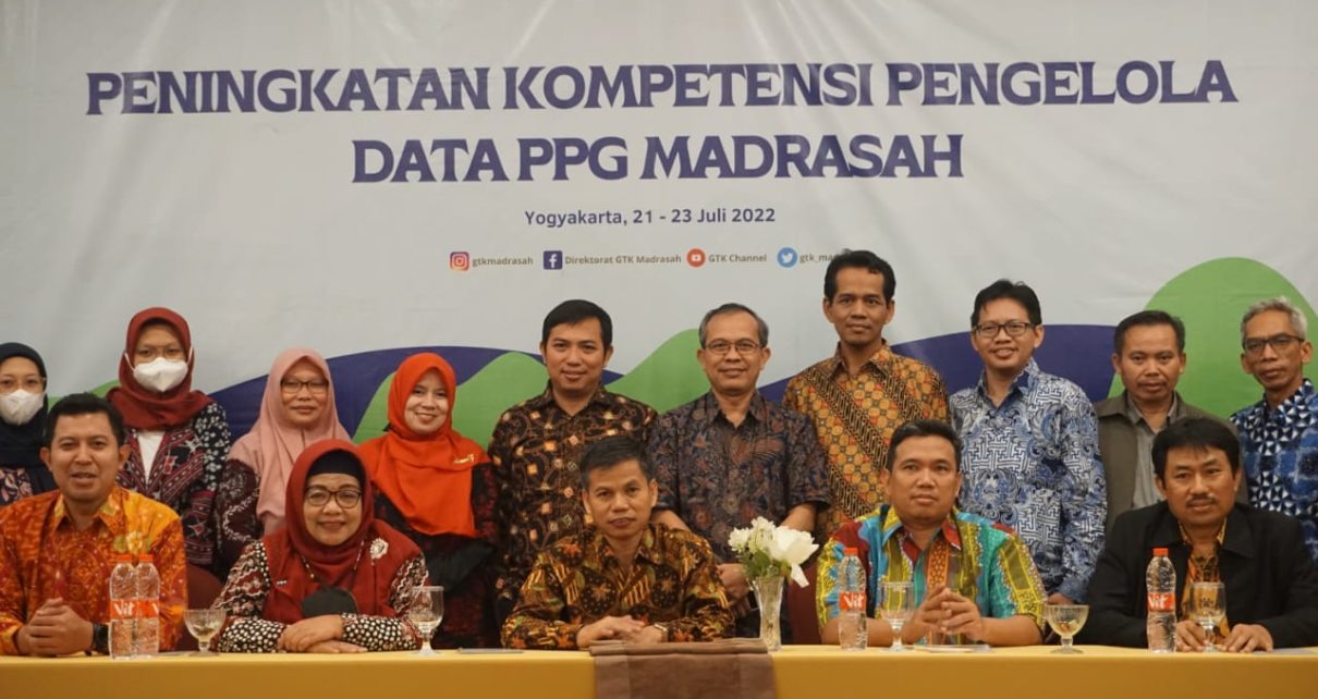 PPG. Rapat terkait beasiswa PPG di bawah Kemenag di Yogyakarta. (foto: kemenag)