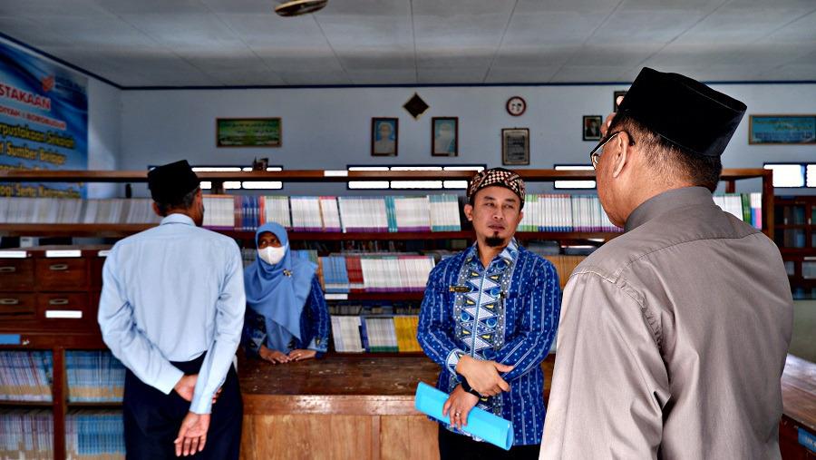 AKREDITASI. BAN-S/M Provinsi Jawa Tengah melakukan visitasi akreditasi di SMK Muhammadiyah 1 Borobudur. (foto: ist)