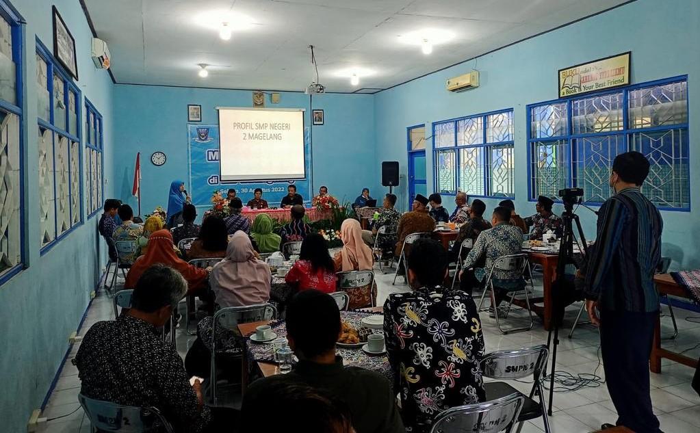 KUNJUNGAN. Musyawarah Kerja Kepala Sekolah (MKKS) SMP/MTs Kota Bontang, Kalimantan Timur (Kaltim) kunjungi SMPN 2 Kota Magelang. (foto: istimewa)