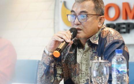 KETERANGAN. Anggota Ombudsman RI, Indraza Marzuki Rais saat menyampaikan penjelasan. (foto: ombudsman)