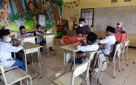 BELAJAR. Pembelajaran di SD Islam Tahfidz Qur’an As Syafi’iyah Mendut Magelang. (foto: assyafiiyahmendut)