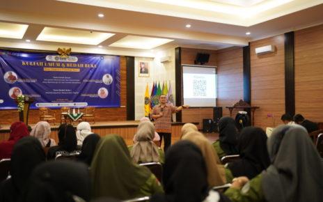 KULIAH. ADLP (ASEAN Digital Literacy Programme), Fajar Riadi DS, S.Psi saat menyampaikan kuliah umum. (foto: unimma)