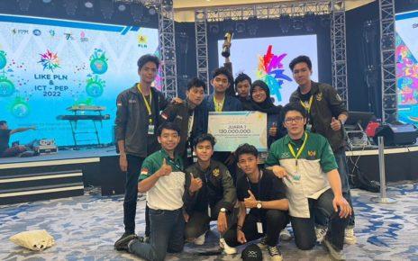 ITS. Tim Anargya ITS usai dinobatkan sebagai juara I dalam ajang PLN Innovation & Competition in Electricity (ICE) 2022 yang diselenggarakan di Jiexpo Kemayoran, Jakarta. (foto: istimewa)
