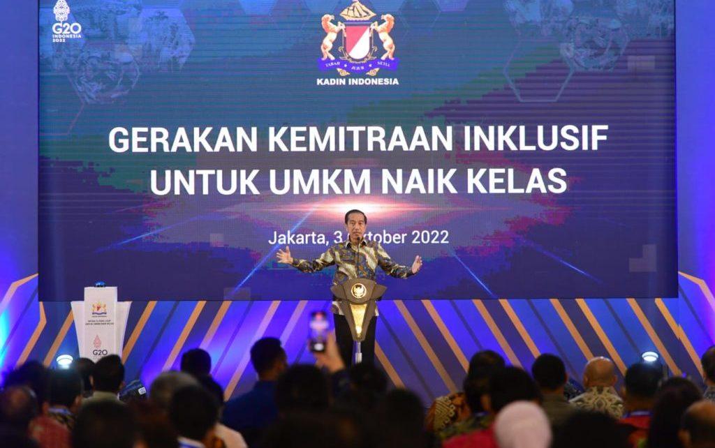 SAMBUTAN. Presiden RI Joko Widodo memberikan sambutan pada peluncuran Gerakan Kemitraan Inklusif untuk UMKM Naik Kelas di Gedung SMESCO, Jakarta, Senin (03/10/2022). (foto: setkab)
