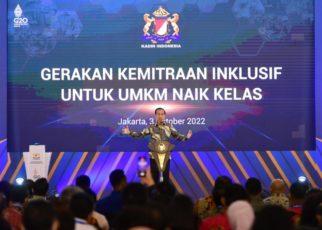 SAMBUTAN. Presiden RI Joko Widodo memberikan sambutan pada peluncuran Gerakan Kemitraan Inklusif untuk UMKM Naik Kelas di Gedung SMESCO, Jakarta, Senin (03/10/2022). (foto: setkab)