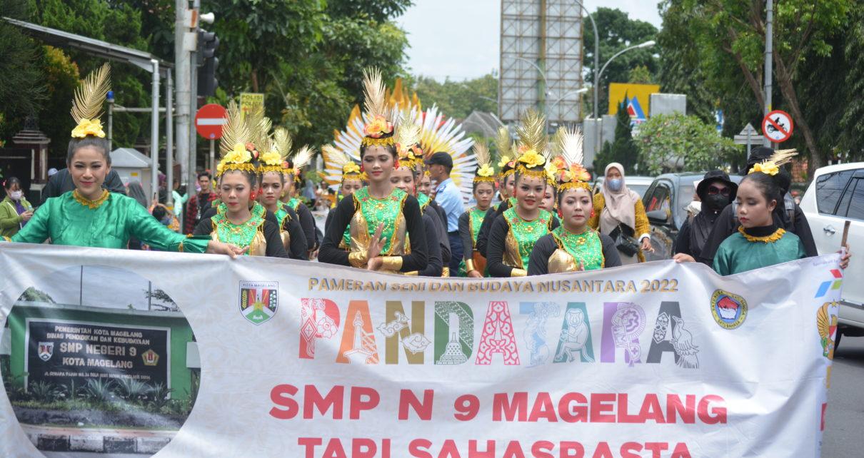 TARIAN. SMP N 9 Kota Magelang berpartisipasi dalam Pandatara 2022 dengan menyuguhkan Tari Sahasrasta. (foto: istimewa)