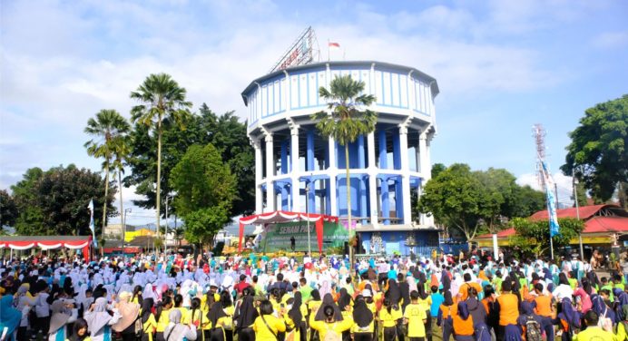Senam Bersama hingga Gelaran UMKM Meriahkan Hari Ibu dan Hari AIDS di Alun-alun Kota Magelang