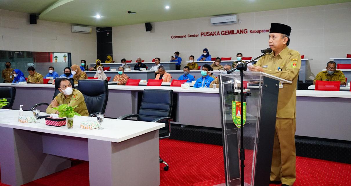 LAUNCHING. Sekretaris Daerah Kabupaten Magelang Adi Waryanto saat melaunching Aplikasi SIDERING. (foto: humaspemkab)