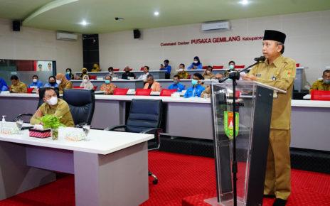 LAUNCHING. Sekretaris Daerah Kabupaten Magelang Adi Waryanto saat melaunching Aplikasi SIDERING. (foto: humaspemkab)