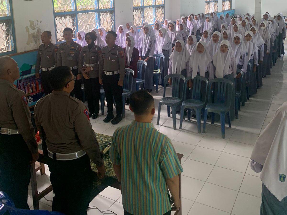 Tumbuhkan Sikap Taat Berkendara, SMK Muhammadiyah 1 Borobudur Gelar ...