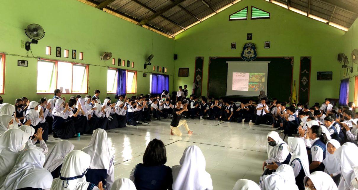 SENI BUDAYA. Pelaksanaan P5 bertema Seni dan Budaya Lokal di aula SMPN 7 Kota Magelang, Rabu (15/02/2023). (foto: hesti/siedoo)