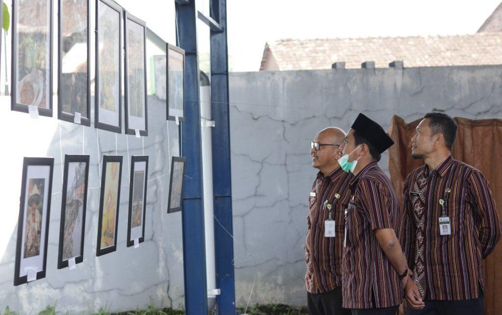 FOTO. Pameran foto di SMK Negeri (SMKN) Jumo, Temanggung, Jawa Tengah digelar selama dua hari, Selasa - Rabu, 7-8 Maret 2023. (foto: ist)