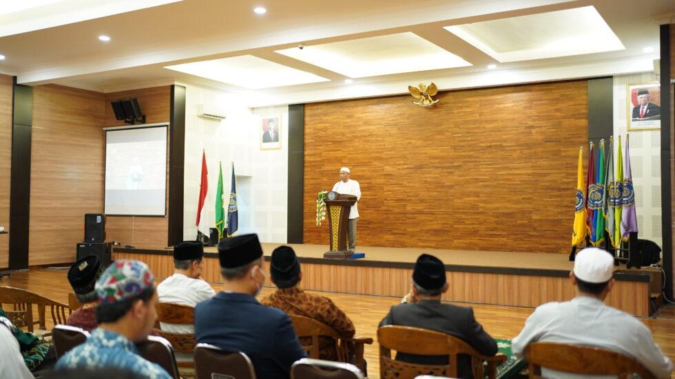MUHAMMADIYAH. Tausyiah dengan menghadirkan Wakil Ketua Pimpinan Daerah Muhammadiyah (PDM) Purworejo, KH. Dandung Danadi. (foto: unimma)