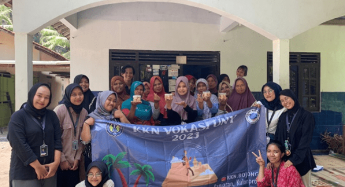 Di Kulonprogo, Mahasiswa UNY Berdayakan Pangan Lokal dengan Cookies Kelapa