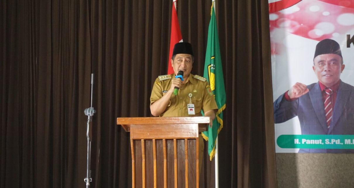 LEPAS SAMBUT. Bupati Magelang Zaenal Arifin saat menghadiri acara lepas sambut Kepala Kantor Kementerian Agama (Kemenag) Kabupaten Magelang. (foto: prokompimkabmgl)