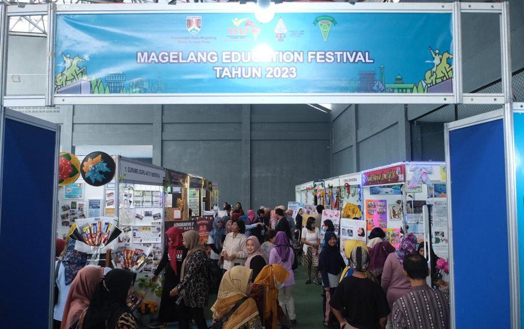 FESTIVAL. Magelang Education Festival 2023 di kompleks Gelora Sanden berlangsung selama tiga hari. (foto: prokompimkotamgl)