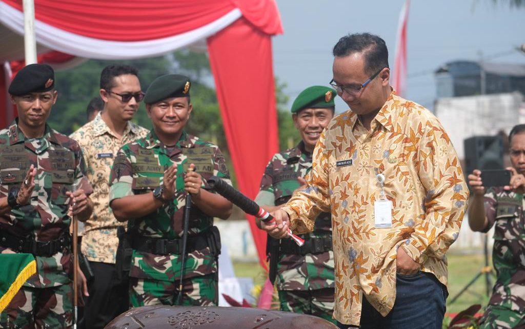 BUKA. Wali Kota Magelang Muchamad Nur Aziz membuka TMMD di Lapangan Candi, Rabu (10/5/2023). (foto: prokompimkotamgl)