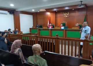 REVIEW. Praktik Persidangan mahasiswa Fakultas Hukum (FH) Universitas Muhammadiyah Magelang (UNIMMA) mendapat review. (foto: unimma)