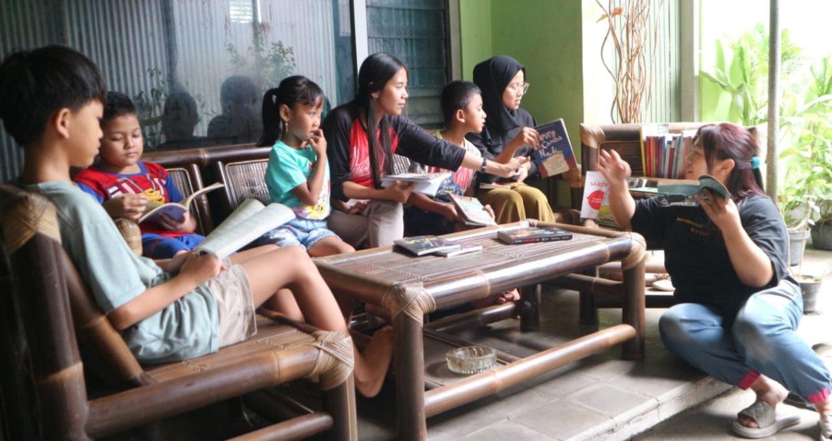 SANGGAR BACA. Suasana Sanggar Baca Literasiku yang beralamat di Dusun Dudan RT 1 RW 1, Mertoyudan, Kabupaten Magelang, Jawa Tengah. (foto: istimewa)