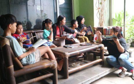 SANGGAR BACA. Suasana Sanggar Baca Literasiku yang beralamat di Dusun Dudan RT 1 RW 1, Mertoyudan, Kabupaten Magelang, Jawa Tengah. (foto: istimewa)