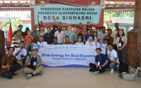 PROYEK. Tim Going Global Project (GGP) pada saat pelaksanaan proyek lapangan dalam program Blue Energy for Blue Economy di Malang. (foto: its)
