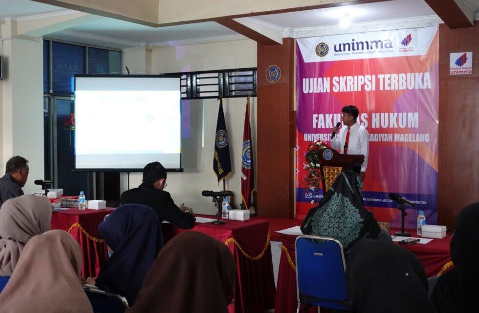 SIDANG. Mahasiswa Fakultas Hukum Universitas Muhammadiyah Magelang menjalani sidang skripsi terbuka. (foto: unimma)
