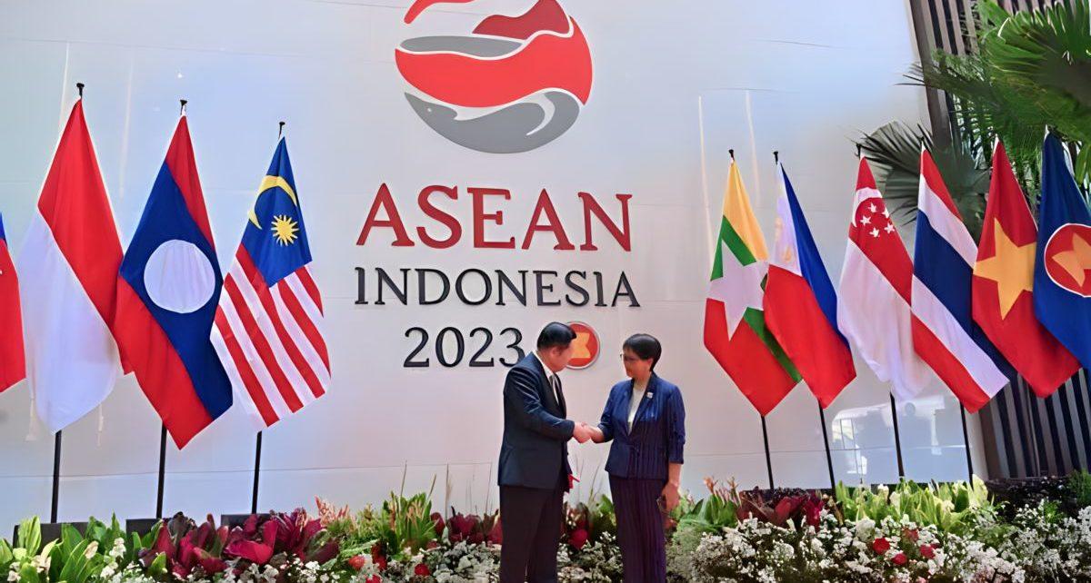 KTT. Logo ASEAN Indonesai 2023 dalam kegiatan Konferensi Tingkat Tinggi (KTT) ASEAN ke-42 di Labun Bajo, Nusa Tenggara Timur (NTT), beberapa waktu lalu. (foto: its)