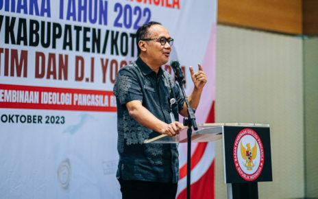 PENJELASAN. Wali Kota Magelang dr. Muchamad Nur Aziz saat memberi penjelasan dalam pembekalan Pembinaan Ideologi Pancasila. (foto: prokompimkotamgl)