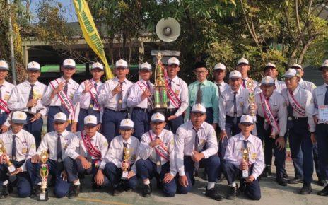 PENGHARGAAN. SMPIT Ihsanul Fikri Mungkid dinobatkan menjadi Peringkat 1 penyumbang penghargaan siswa berprestasi terbanyak level SMP se-Kabupaten Magelang. (foto: ist)