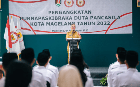 PENGARAHAN. Wali Kota Magelang dr. Muchamad Nur Aziz saat memberi pengarahan pada Anggota Purnapaskibraka tahun 2022. (foto: prokompimkotamgl)