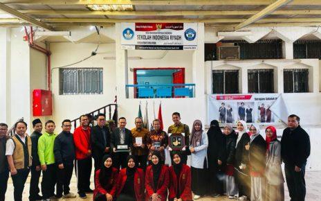 KKN. Sebanyak 15 mahasiswa Universitas Muhammadiyah Yogyakarta (UMY) melaksanakan Kuliah Kerja Nyata (KKN) Internasional di Arab Saudi. (foto: kemendikbud)