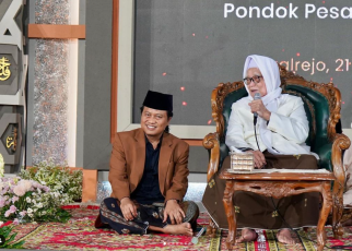 GUS YUSUF. Pengasuh Asrama Perguruan Islam Pondok Pesantren Salaf Tegalrejo, Magelang, KH Muhammad Yusuf Chudlori (peci hitam). (foto: tangkap layar instagram)