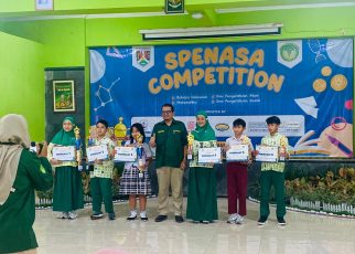 JUARA. Siswa SD Mutual 2 Kota Magelang, Jawa Tengah turut menjadi juara dalam Spenasa Competition 2024 di SMPN 1 Kota Magelang, Ahad 17 Maret 2024. (foto: ist)
