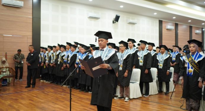 325 Mahasiswa UNIMMA Jalani Wisuda, Termuda 20 Tahun, Tercepat 3 Tahun