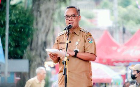 SAMBUTAN. Wali Kota Magelang dr. Muchamad Nur Aziz saat menyampaikan sambutan. (foto: prokompimkotamgl)