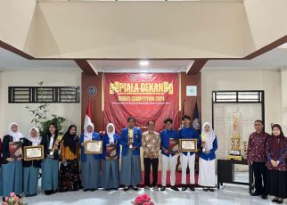PIALA DEKAN. Fakultas Hukum (FH) Universitas Muhammadiyah Magelang (UNIMMA) menggelar Piala Dekan dengan agenda Lomba Debat Bahasa se-Kedu. (foto: unimma/siedoo)