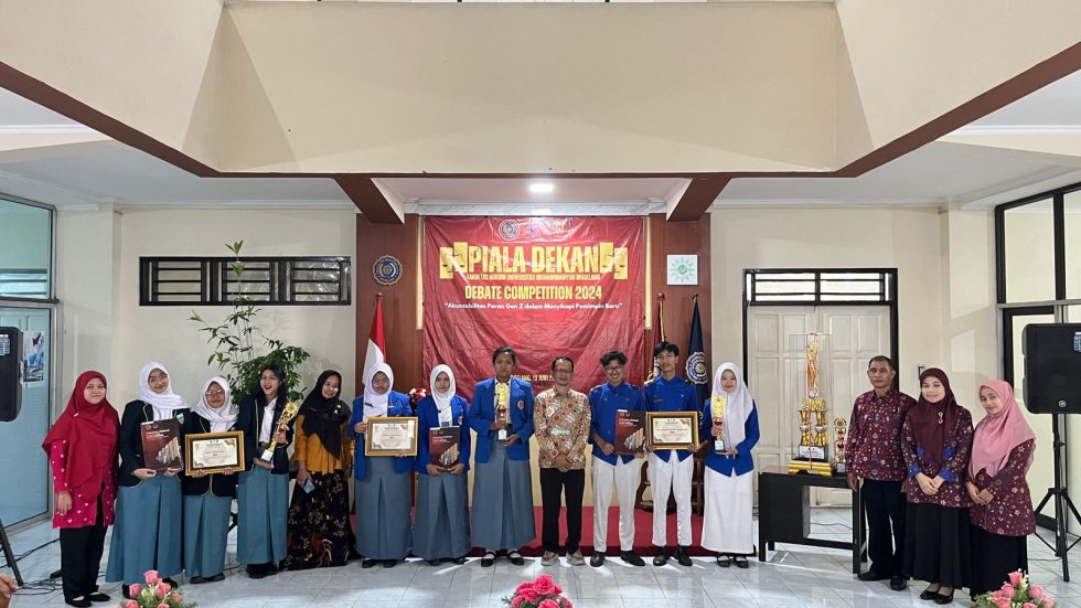 PIALA DEKAN. Fakultas Hukum (FH) Universitas Muhammadiyah Magelang (UNIMMA) menggelar Piala Dekan dengan agenda Lomba Debat Bahasa se-Kedu. (foto: unimma/siedoo)