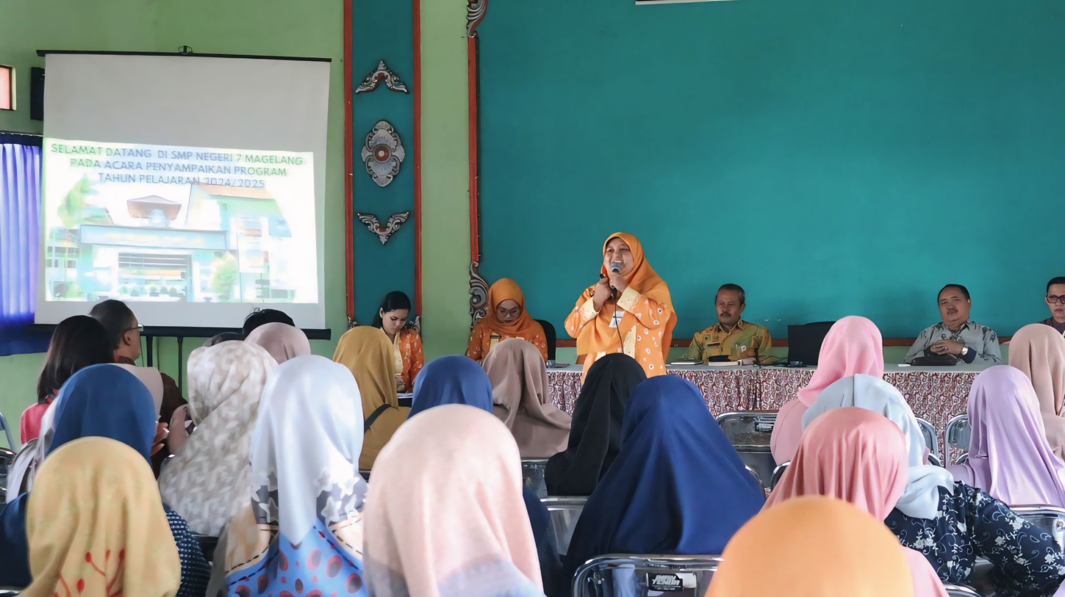 WALI MURID. Sosialisasi Kesepakatan Sekolah kepada Wali Murid. (foto: smpn7)