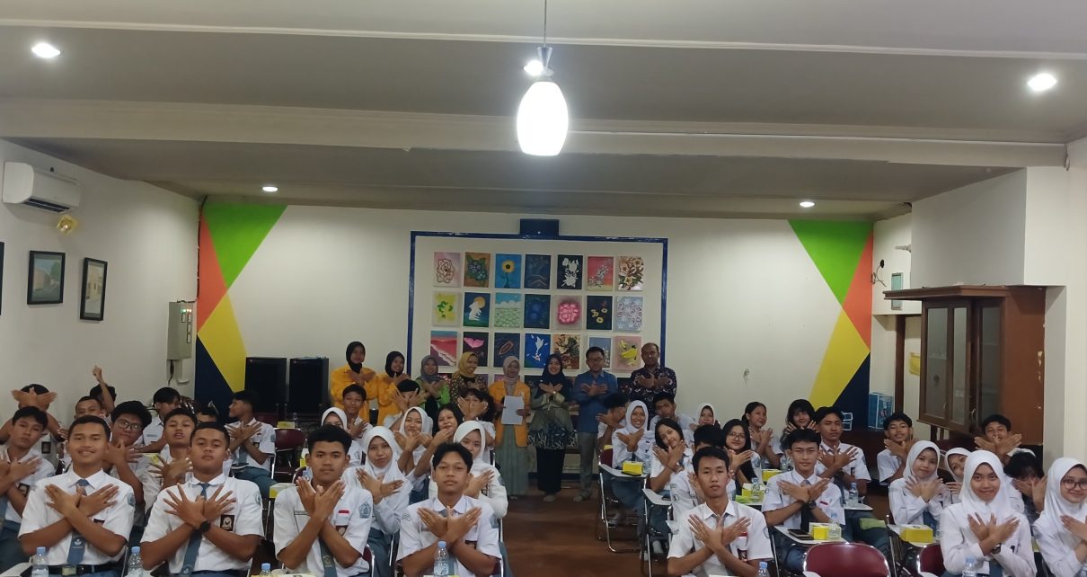 PENGABDIAN. Tim Pengabdian Masyarakat Universitas Tidar (Untidar) kembali menggelar kegiatan Pemberdayaan Kemitraan Masyarakat di SMA Negeri 1 Ungaran. (foto: untidar)