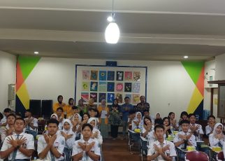 PENGABDIAN. Tim Pengabdian Masyarakat Universitas Tidar (Untidar) kembali menggelar kegiatan Pemberdayaan Kemitraan Masyarakat di SMA Negeri 1 Ungaran. (foto: untidar)