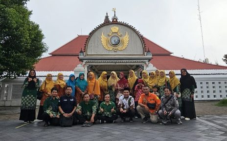 UNIMMA. Lembaga Pembinaan dan Pengembangan Studi Islam (LP2SI) Universitas Muhammadiyah Magelang (UNIMMA) menggelar Napak Tilas Sejarah Muhammadiyah. (foto: unimma)