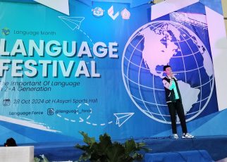 KETUA. Sambutan Ketua Panitia Language Festival, Farant Akmal Makarim. (foto: smpit)